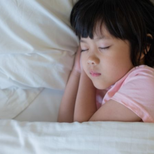 ngủ không đủ giấc có thể gây béo phì ở trẻ